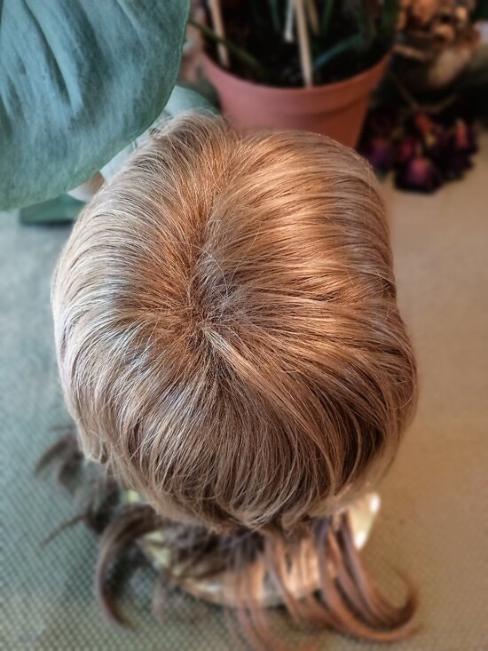 Revlon Wig Blond with Highlights main image 9